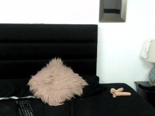 Daniela nude on cam – live sex chat