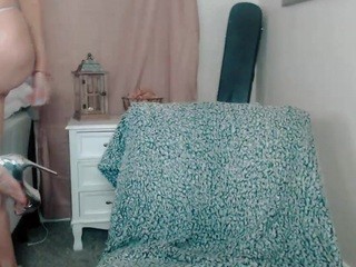 Eli and Kylie nude on cam – live sex chat