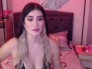 Brianna Salinas nude on cam – live sex chat