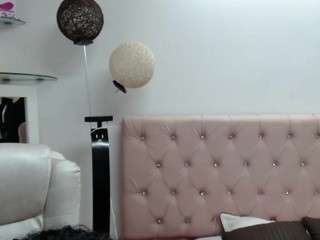 Frida nude on cam – live sex chat