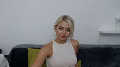Lilly-Cute nude pussy Live Sex Chat & Recorded Videos