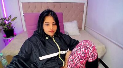 Melodyy_13 nude pussy Live Sex Chat & Recorded Videos