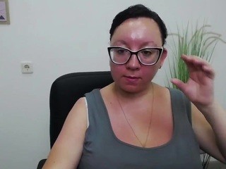 MissLilu nude on cam – live sex chat