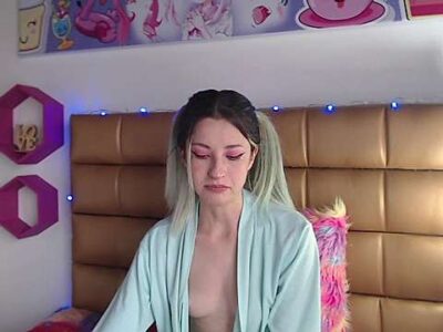 NikaidoWynnick nude pussy Live Sex Chat & Recorded Videos