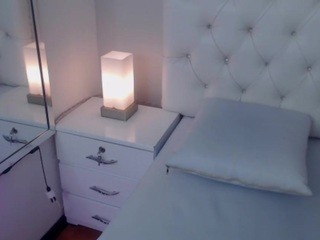 Tifannyroberts nude on cam – live sex chat