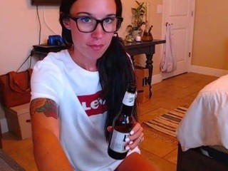 Tighttinymilf nude on cam – live sex chat