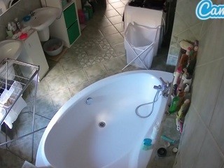 Voyeurcam-julmodels-bath-1st-2 nude on cam – live sex chat