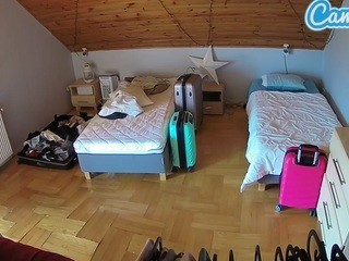 Voyeurcam-julmodels-bed-4 nude on cam – live sex chat