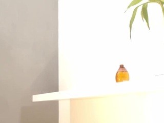 Zooey Sugar nude on cam – live sex chat