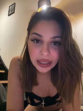 _PrettyPoison_ nude pussy Live Sex Chat & Recorded Videos