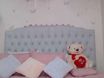 Zafiiro_1 nude pussy Live Sex Chat & Recorded Videos