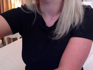 Korinna nude on cam – live sex chat