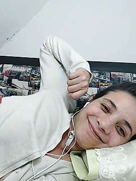 miaeyes nude pussy Live Sex Chat & Recorded Videos