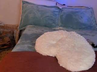 Lilii Moon H nude on cam – live sex chat