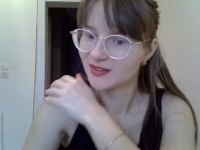 KiraGoldens nude pussy Live Sex Chat & Recorded Videos