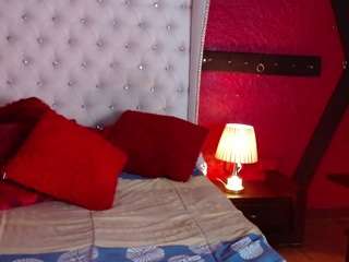 MoonBigBoobs nude on cam – live sex chat
