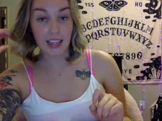 Thicc-tattooed-bitch nude on cam – live sex chat