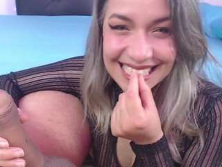 Vicky and Russel nude on cam – live sex chat