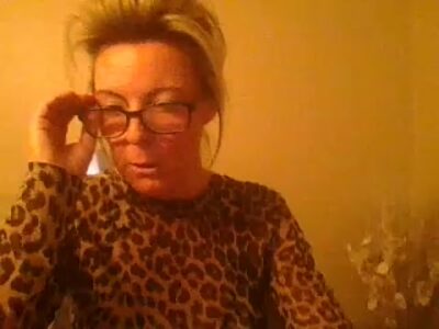 Louise-Milf nude pussy Live Sex Chat & Recorded Videos
