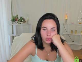 LunaaReed nude is waiting to chat with you live for FREE