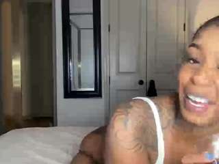 January Rose nude is waiting to chat with you live for FREE