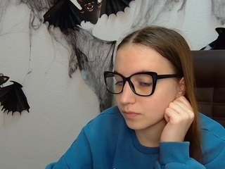 EbigeilStuf nude is waiting to chat with you live for FREE