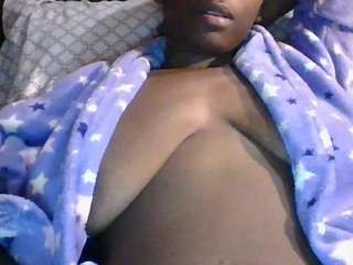 Iloveboth092 nude is waiting to chat with you live for FREE