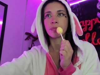 Gabyy-blue nude is waiting to chat with you live for FREE