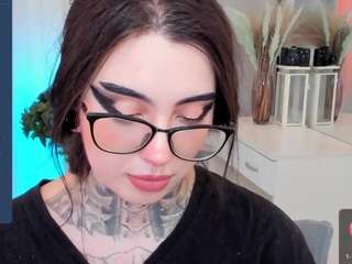 Dixipixi nude is waiting to chat with you live for FREE
