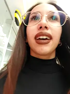 AmoreMila nude pussy Live Sex Chat & Recorded Videos