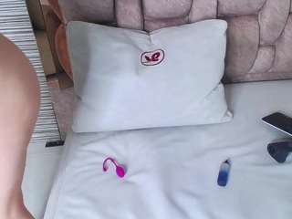 Anna-Hackerman nude is waiting to chat with you live for FREE