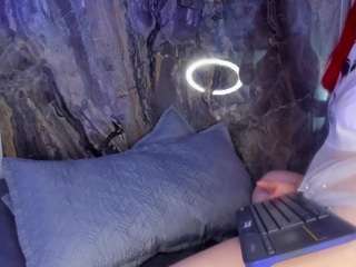 ArielSexHot nude is waiting to chat with you live for FREE