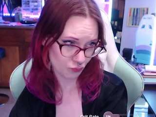 Lavender Lychee nude is waiting to chat with you live for FREE