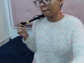 Mafeyeah nude is waiting to chat with you live for FREE