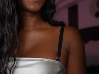 Ms-K nude is waiting to chat with you live for FREE