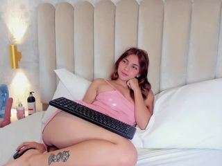 Allison Carter nude is waiting to chat with you live for FREE