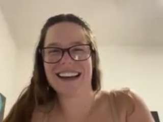 MacieLynn24 nude is waiting to chat with you live for FREE