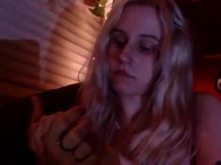 Violetfaee nude is waiting to chat with you live for FREE