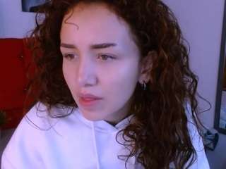 Alis-zz nude is waiting to chat with you live for FREE