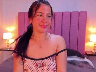 Azahara-Rose nude is waiting to chat with you live for FREE