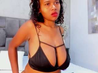S A R A nude is waiting to chat with you live for FREE