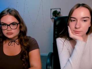 Jinny-meow nude is waiting to chat with you live for FREE