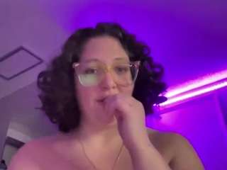Adriane Blake nude is waiting to chat with you live for FREE