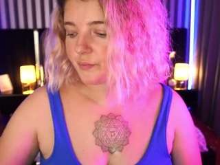 CremySweety nude is waiting to chat with you live for FREE