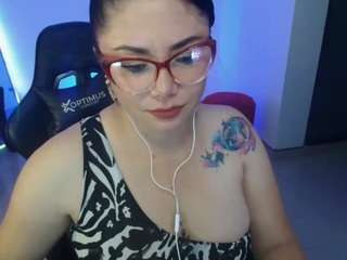 DiamondLatin69 nude is waiting to chat with you live for FREE