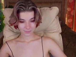 HaylaAmber nude is waiting to chat with you live for FREE