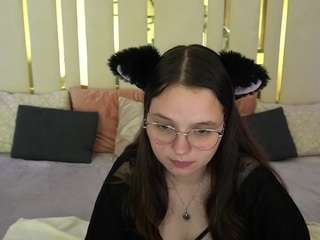 WoodyHally nude is waiting to chat with you live for FREE