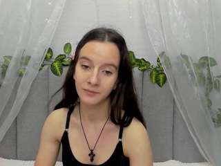 XLolaSweetx nude is waiting to chat with you live for FREE