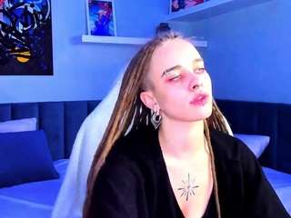 Lorireedd nude is waiting to chat with you live for FREE