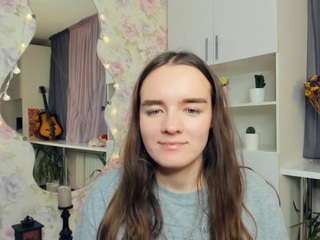EdytHeart nude is waiting to chat with you live for FREE